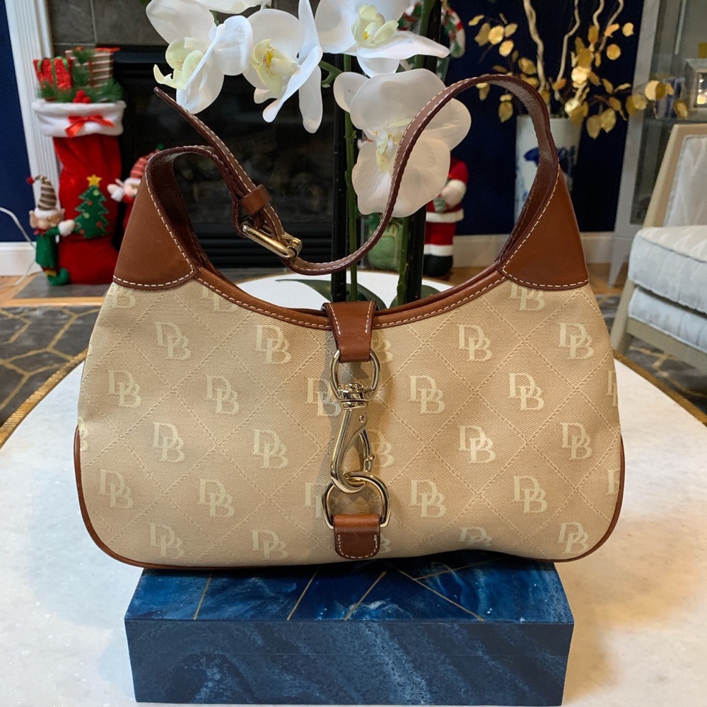 Dooney&Bourke monogram canvas shoulder bag